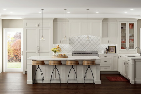 Cabinet Refacing vs. Replacing: What’s Best for Your Kitchen?